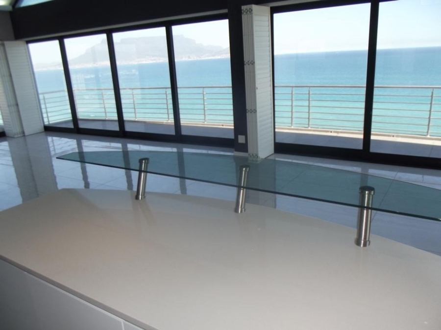 3 Bedroom Property for Sale in Bloubergrant Western Cape